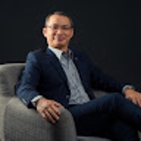 CEO Tùng Dương