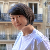 間野 真由美