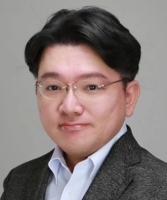山本　慎一郎