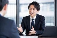 山里 理貴