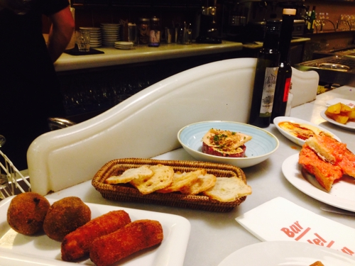 バルセロナ在住25年、バル巡り、梯子酒のサポートをします。